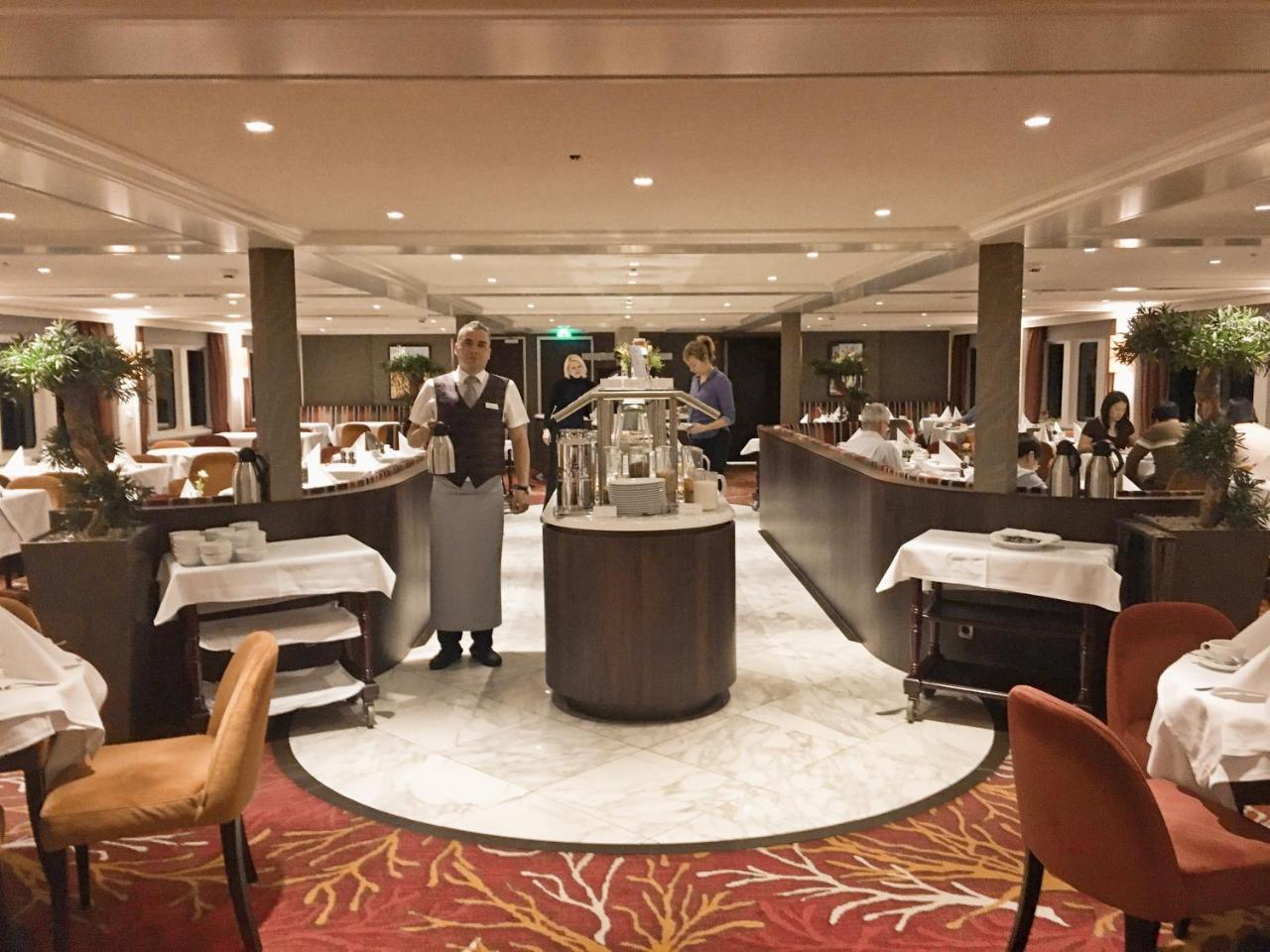 Select Ms Charles Dickens Neuss Hotel Bagian luar foto