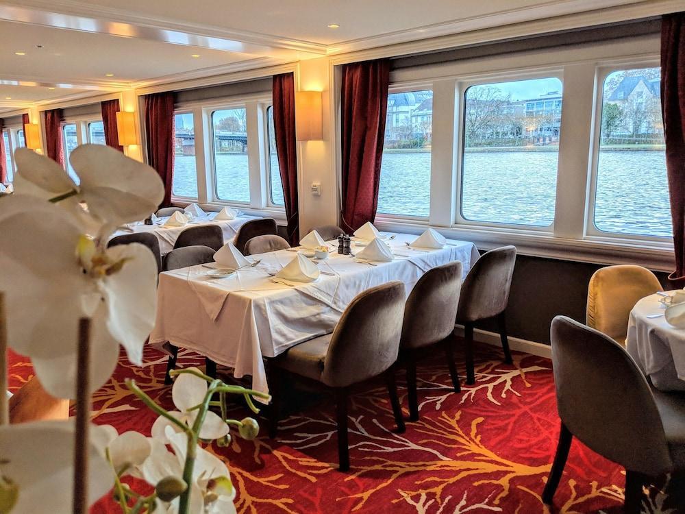 Select Ms Charles Dickens Neuss Hotel Bagian luar foto